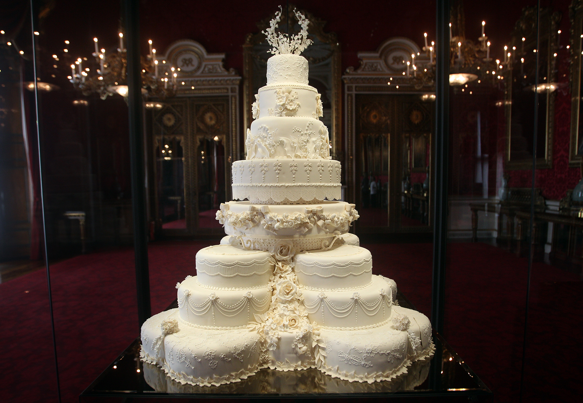 Свадебный торт принца Гарри и Меган Маркл